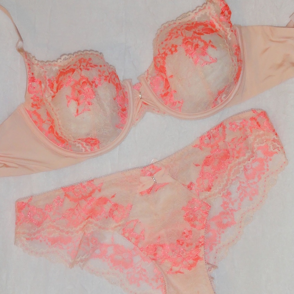 34D, S NWT Victoria's Secret Desire Set Unlined Demi Bra, Cheekini Bikini Panty